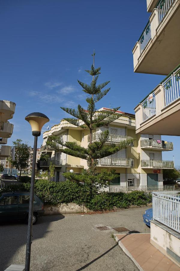 B&B Mary Grace Rossano Stazione Exterior foto