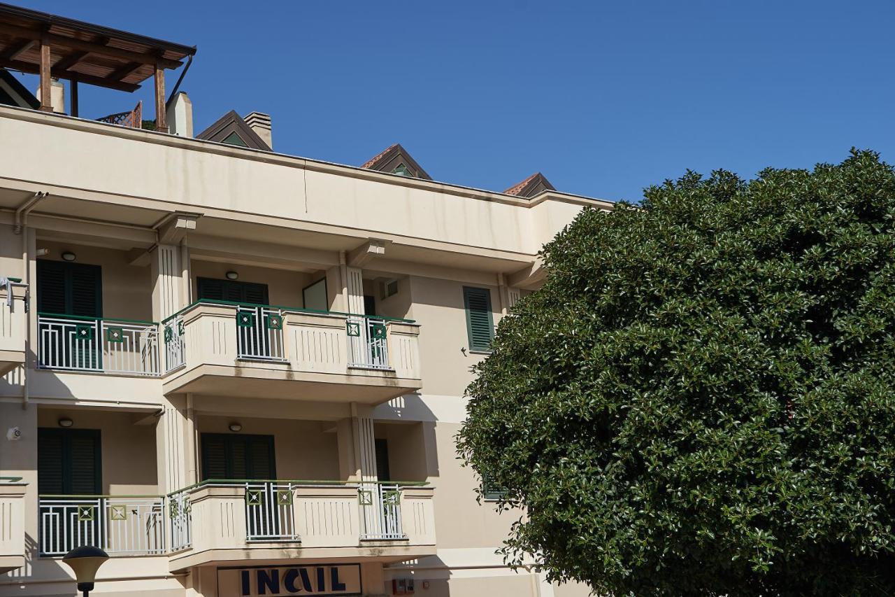 B&B Mary Grace Rossano Stazione Exterior foto