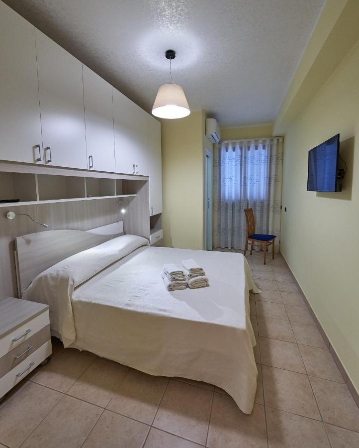 B&B Mary Grace Rossano Stazione Exterior foto